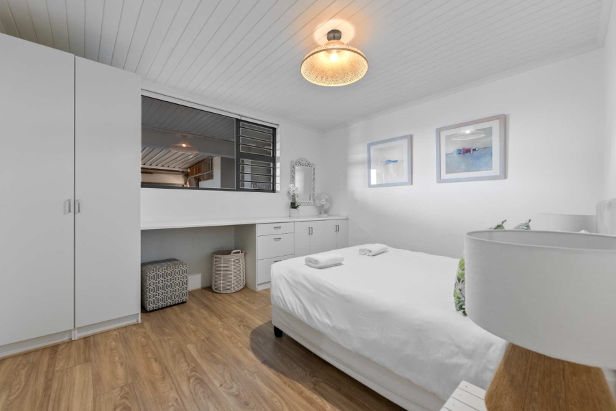 8 Bedroom Property for Sale in Camps Bay Western Cape